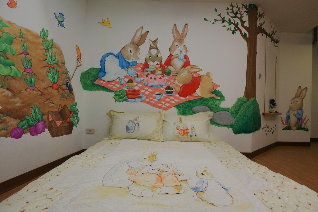 Peter Rabbit Cozy Nest Apartment Tainan Exterior photo